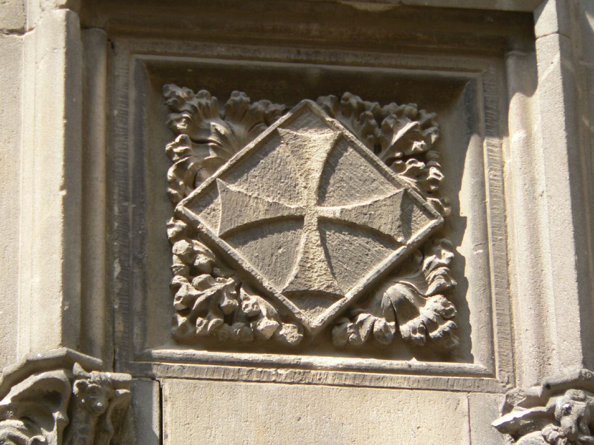 Tatzenkreuz:
